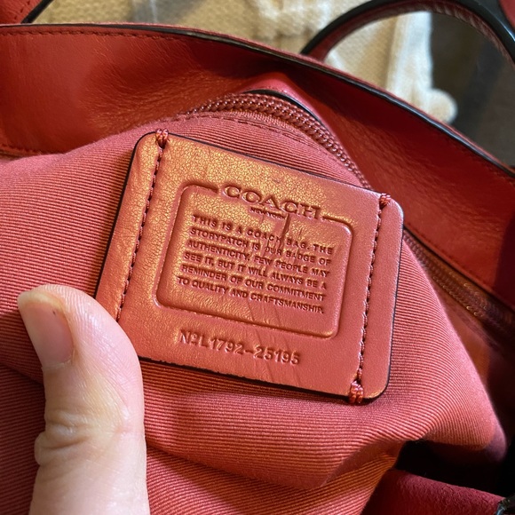 Coach Large Market Tote With Cut Out Tea Rose - Picture 8 of 9